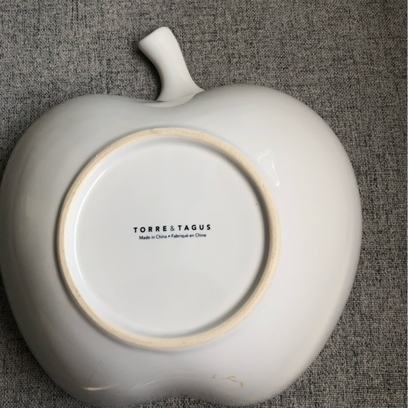 Torre & TAGUS Apple shaped  white bowl with black trim. - Picture 7 of 9